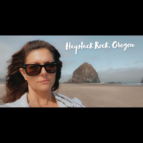 Meet your Posher, Joanie - Picture 3 of 9